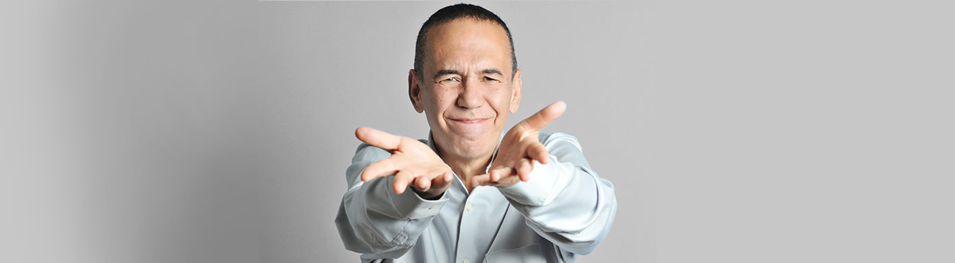 Photo of Gilbert Gottfried with hands out